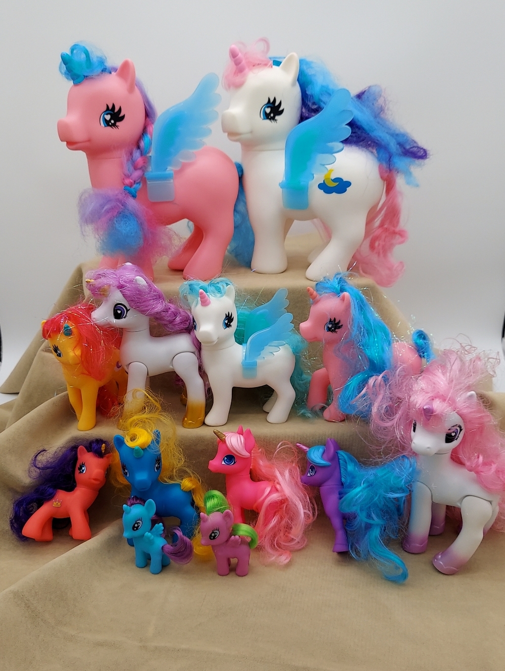 13 Toy Ponies & 3 Removeable Wings
